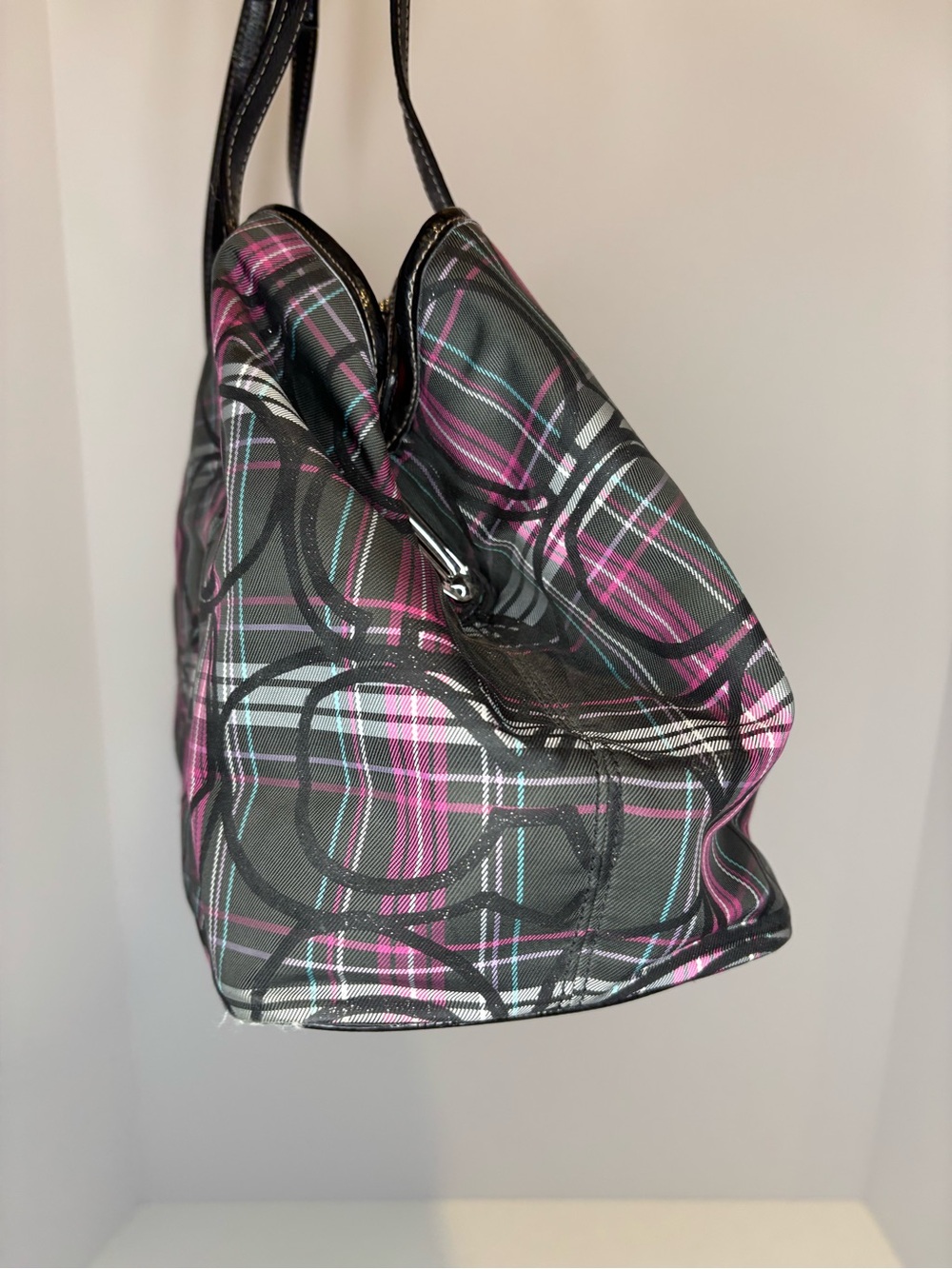 Coach Poppy Berry Plaid Signature C Canvas Kiss Lock Satchel. - Picture 8 of 11